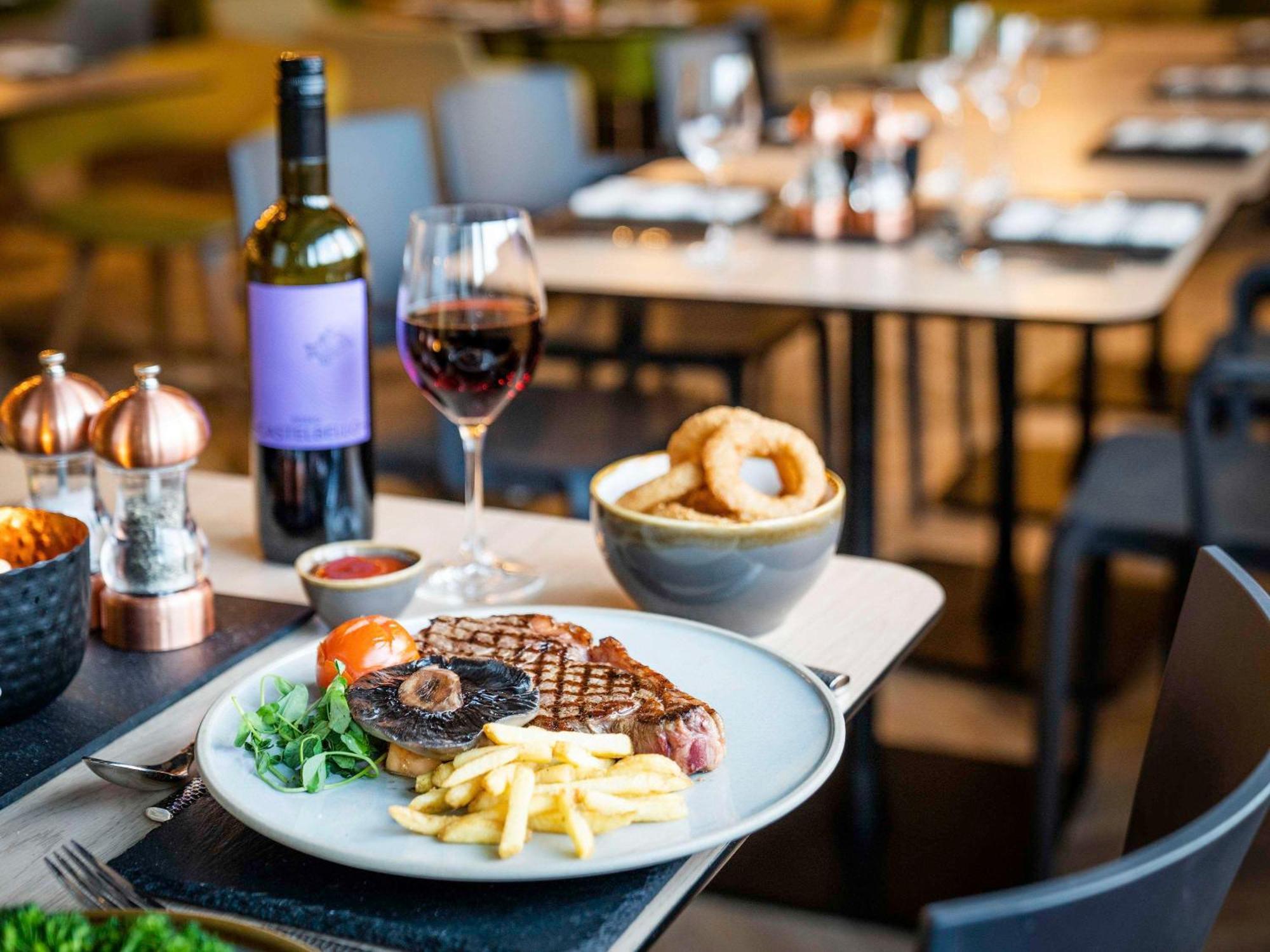 Mercure Newport Екстер'єр фото
